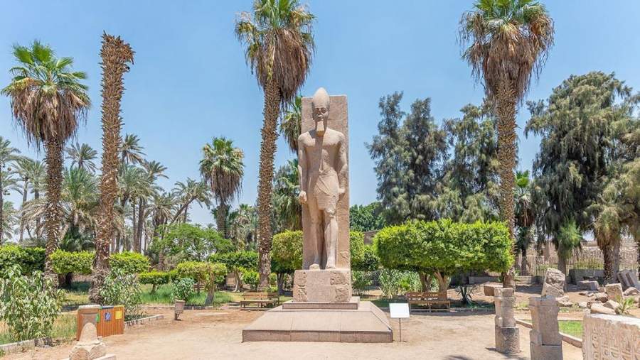 From Cairo: Full-Day Guided Tour of Giza Pyramids, Sphinx, Saqqara & Memphis with Lunch & Hotel Transfers Tickets in Cairo | Staybook