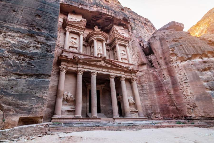 Al Khazneh treasury entrance