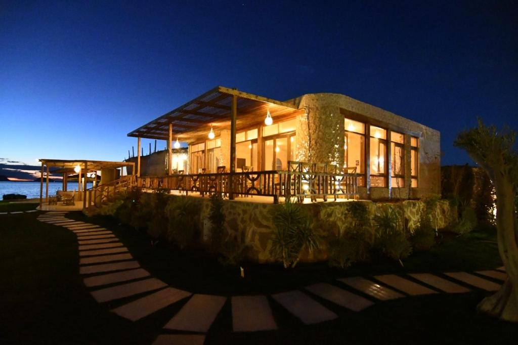 Breezy Island Hotel (