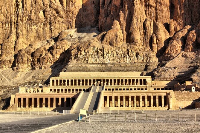 West Bank of Luxor & Transfer to Hurghada