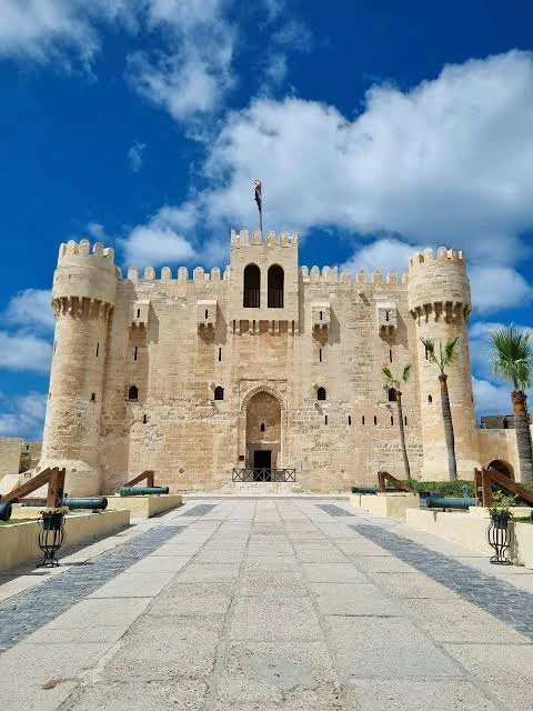 Alexandria – Catacombs, Pompey’s Pillar, Bibliotheca Alexandrina & Citadel of Qaitbay
